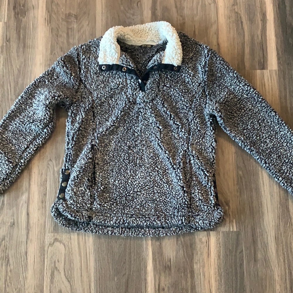 Dark gray pullover
